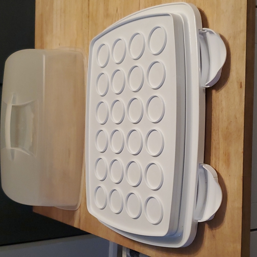 Cupcake holder! - Picture 8 of 8
